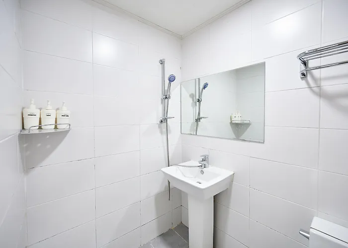 Queen House Hongdae 招待所