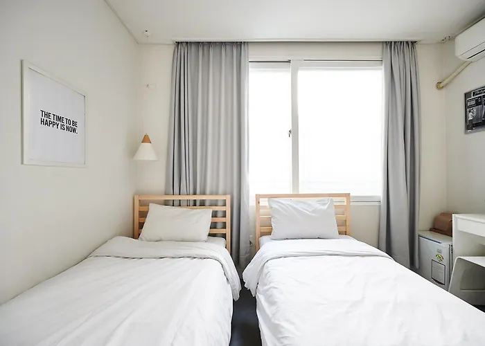 Queen House Hongdae 招待所