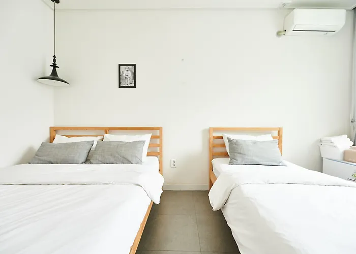 Queen House Hongdae 2* 首爾