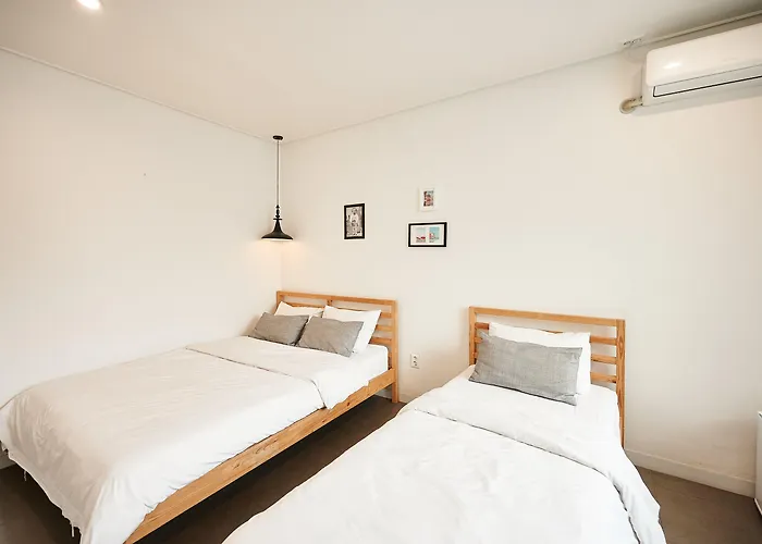 Queen House Hongdae 招待所 首爾
