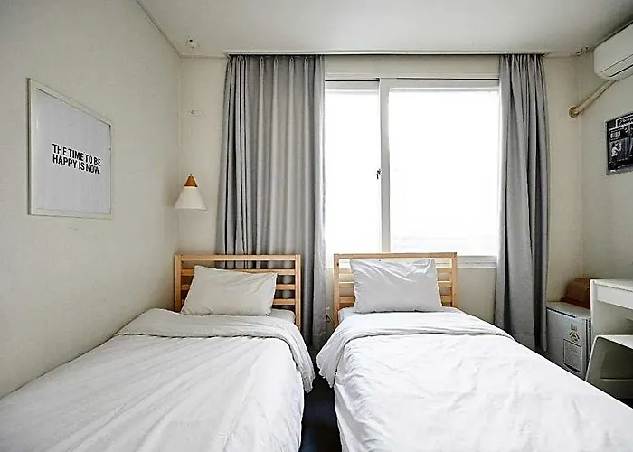 招待所 Queen House Hongdae