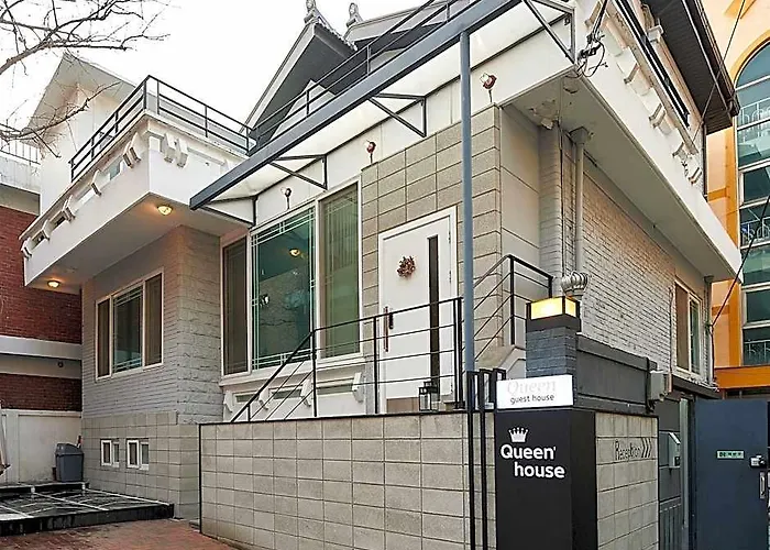 Queen House Hongdae 首爾