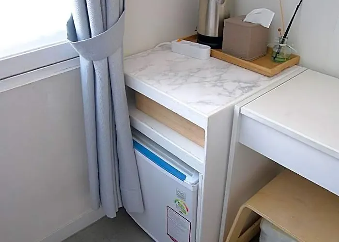 Queen House Hongdae 招待所 2*